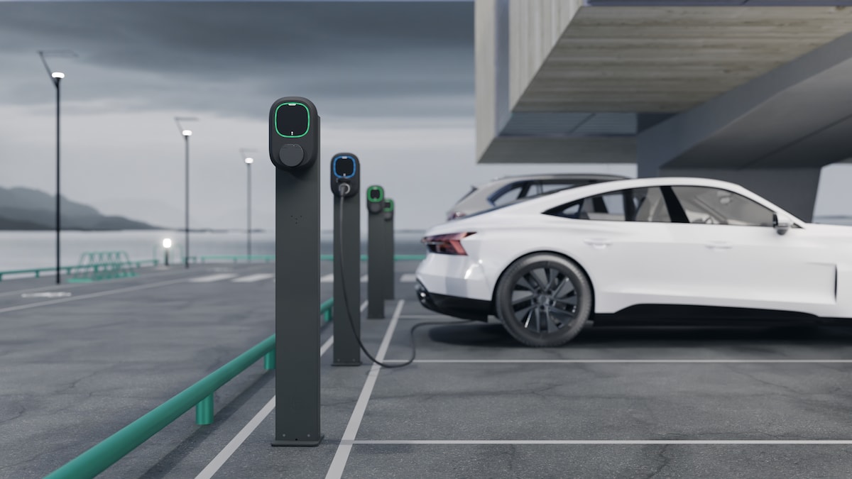 Commercial electric vehicle charger