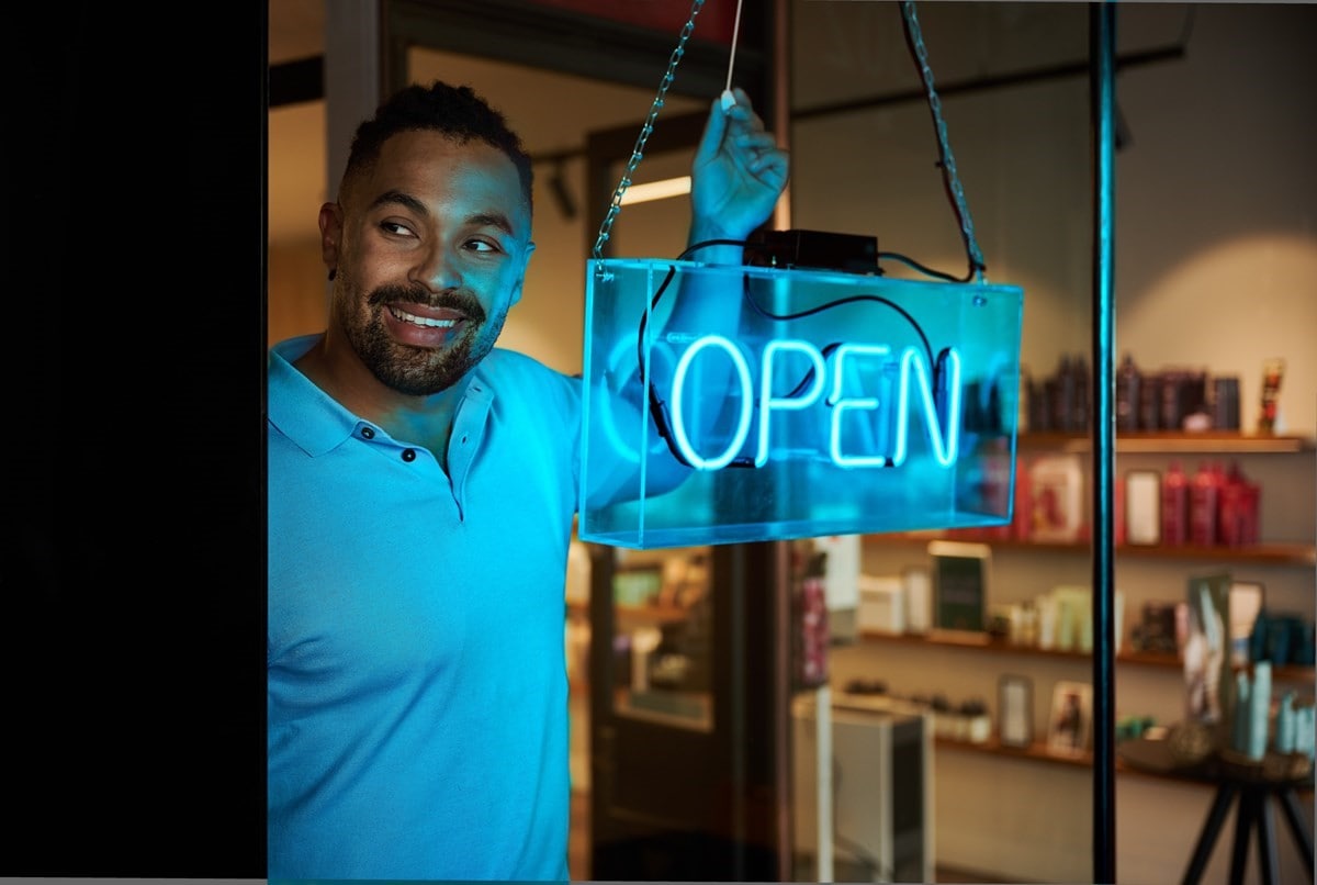 Join the change campaign shoot.
Usage Restrictions Apply. Talent Rights until 31/03/2025.
Licensed for all channels, including large format OOH.