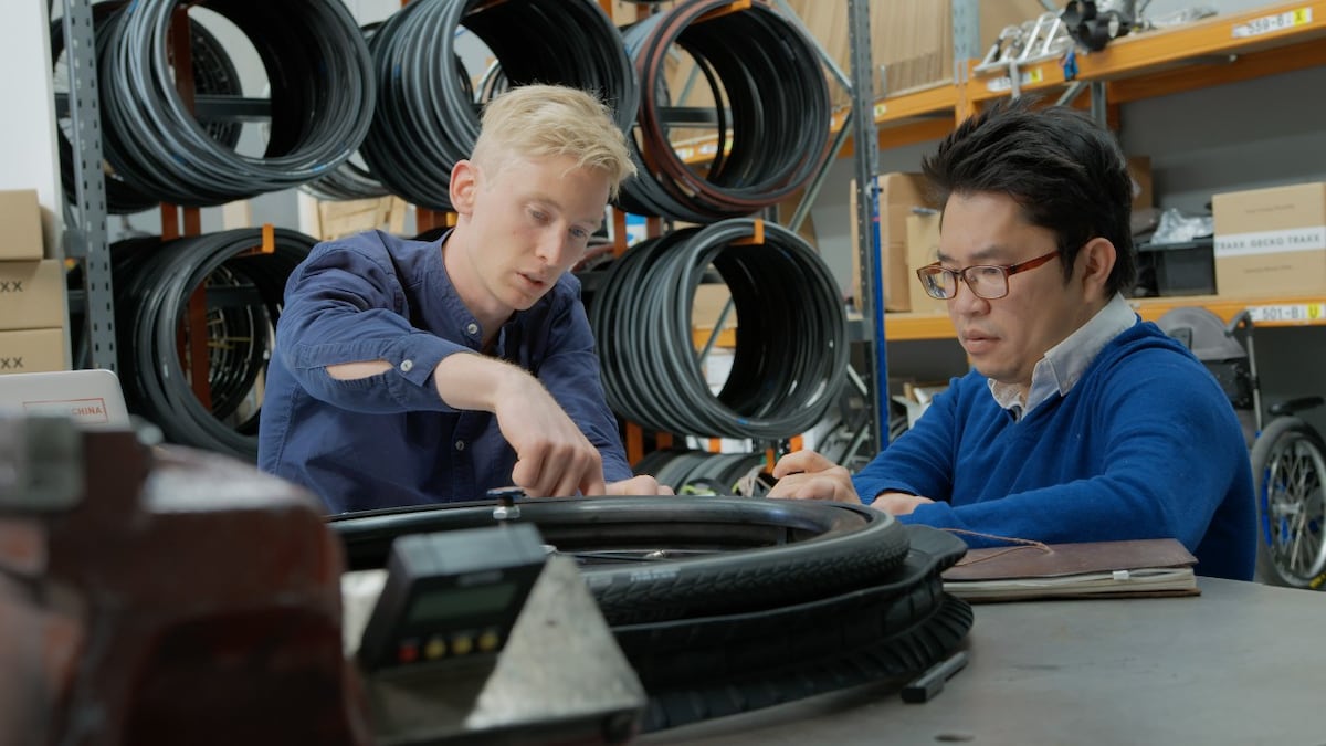 Two Geckos workers in the warehouse